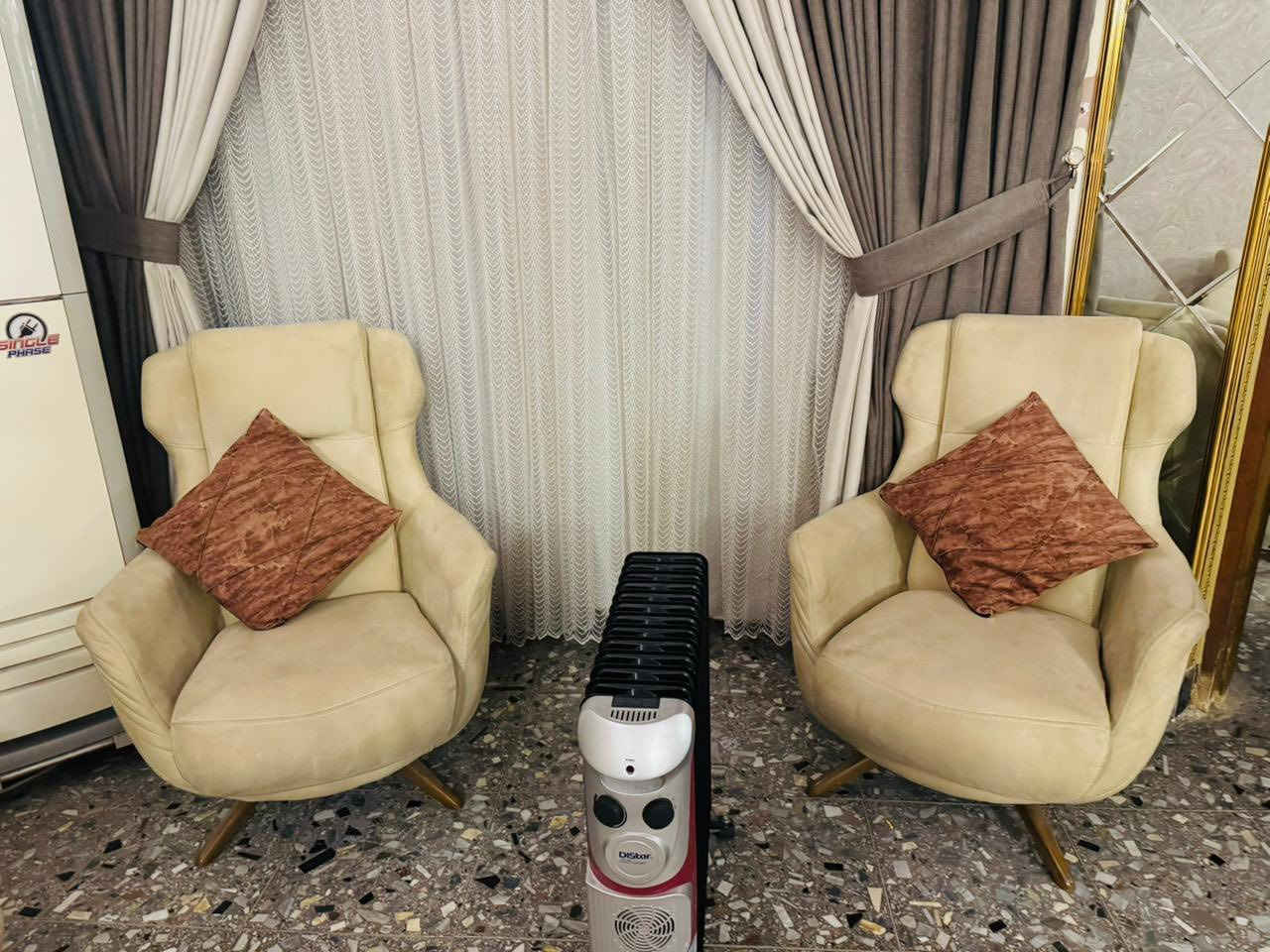 عليكم تخم للبيع 10مقاعد نضيف تركي درجة اولى ابو السرير مكاني بغداد حي اور السعر 500 رقم الهاتف ‭ 0771 684 8070
