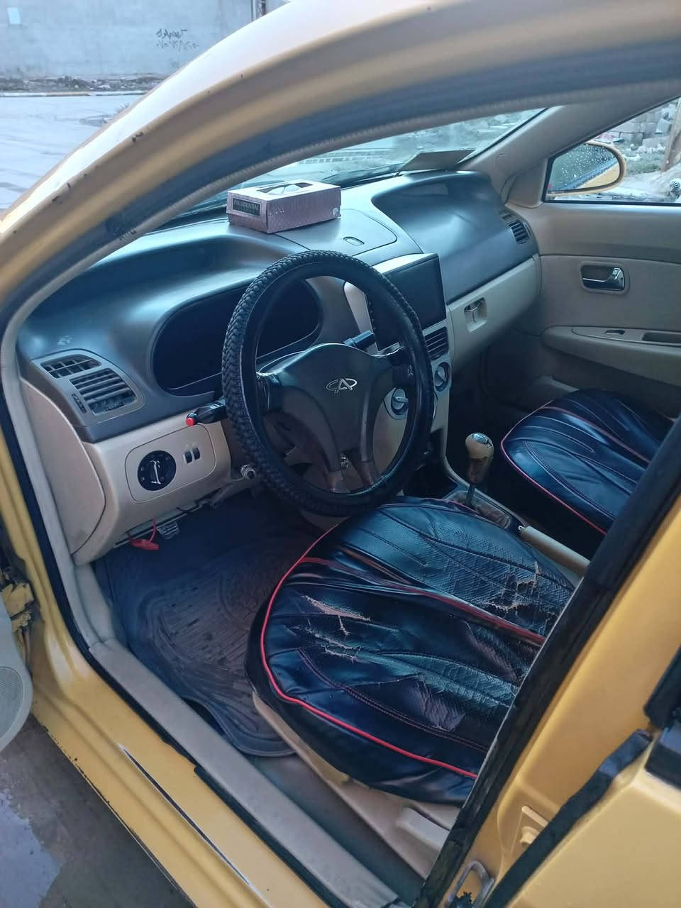 سلام عليكم اخوان شيري افلاوين رقم بغداد مشروع وطني الشرعي بالموصل للبيع وترهم مراوسه هم  السياره كدام العين كير شرط محرك بي صرف شاشه طخمها جديد غرامه صفر الهيئه عليها ٥٠ يمكن السعر 28 سنويه 2027 تنتهي كابون بانزين بيها 
***********
