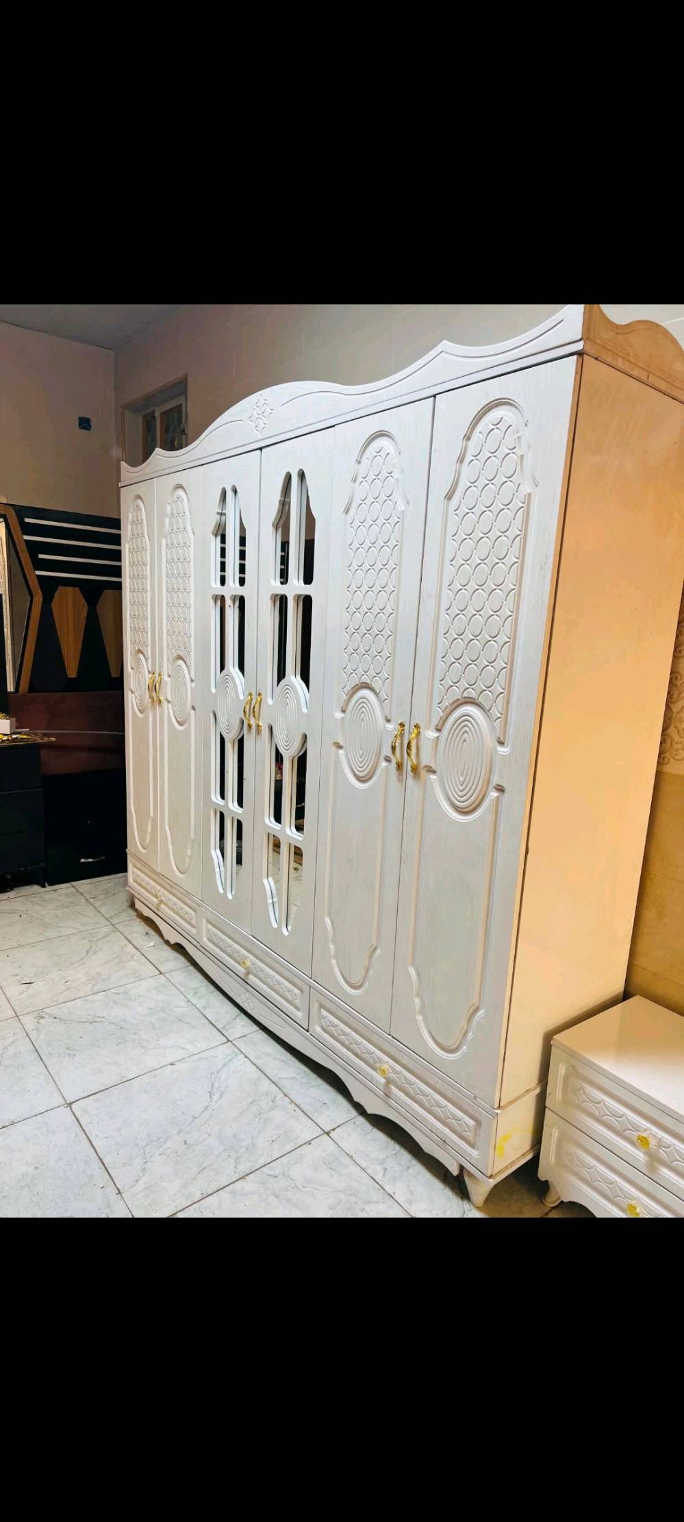 غرفة كانتري نضيفة حيييل ٦ قطع سعرة ٦٥٠ وتوصيل متوفر داخل بغداد مجاني مع شد