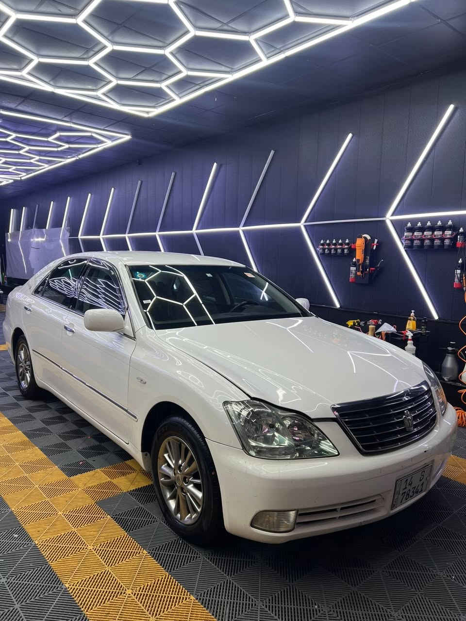 سلام عليكم للبيع شاهينه مزاد دولة تحويل ثاني يوم سياره دكمتين شاصي 82 سياره مكفوله  مشط ايسر بلاد داخل رصاصي سياره كامله من كل النواحي المكان البصره الجنينه السعر 143$ اوبيهامجال الشراي يتصل ***********
