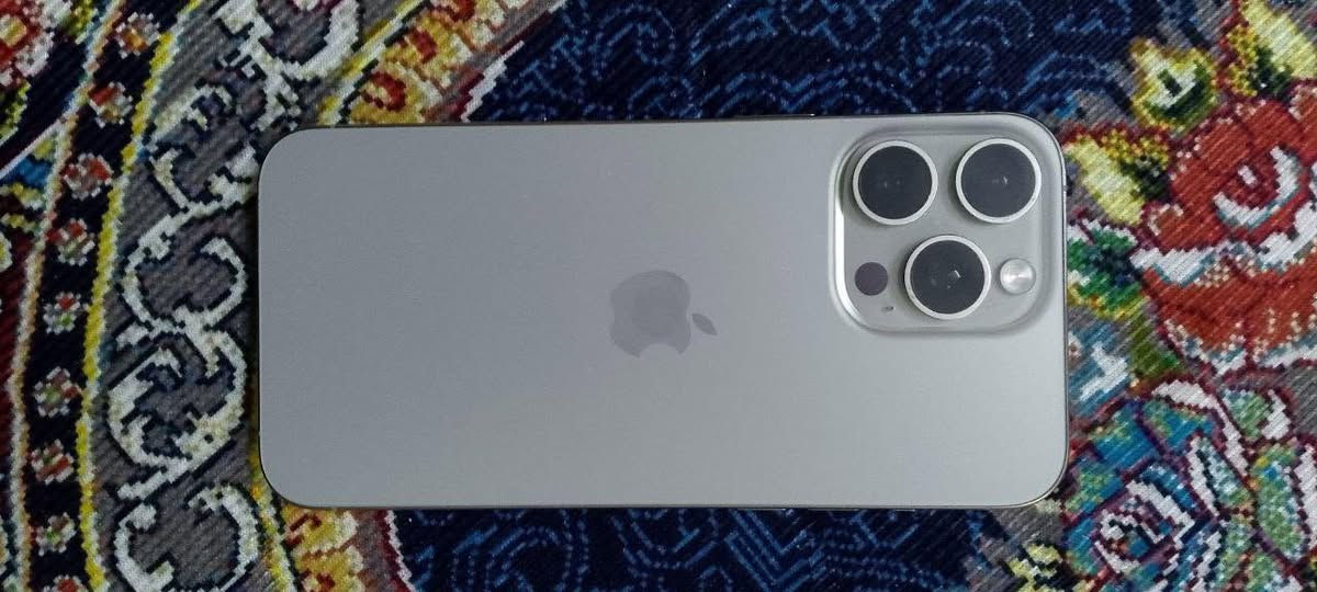 سلام عليكم ايفون 15 برو ماكس ذاكره 256 شرق الاوسط مثل ماموضح بصور سعره  مليون مكاني بغداد ***********
