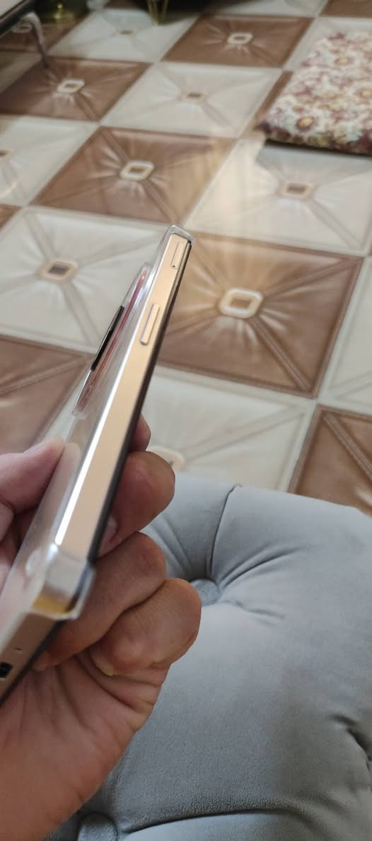 موبايل نوبيا ذاكرة ٢٥٦ رام ٢٠ كاميرا ١٠٨ البوبجي ٩٠ فريم حالة الجهاز نظيف جدا استخدام قليل مع كامل ملحقاته السعر ٢٢٥ بيه مجال


**إذا كنت صاحب هذا الإعلان وتريد حذفه لأي سبب، رجاءا أرسل رسالة إلى الدعم الفني**