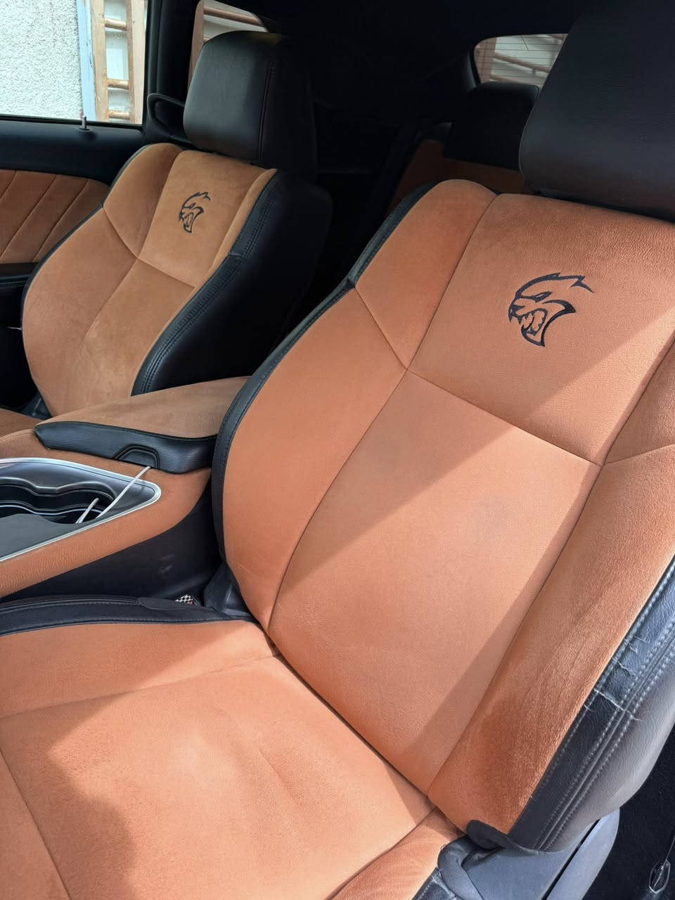 Dodge Challenger 2020 SXT
150 ورقه رقم بصرة 
ماشيه 150 الف
شغل الكشنات كنتاره جلد وشامو بلون السيارة
دركَة SRT كاربون ڤايبر
لون مشمشي مميز
بيها قطعتين صبغ وتبديل قطعة
سيارة جاهزة مابيه نقص تخم تاير مكينة گير تبريد كفالة سيارة نصبته كلش حلوه احلى من الصورة
صور الحادث وفحص السنوار بالمنشور 
العنوان بصرة 
2C3CDZAG4LH240125 رقم الشاصي
للاستفسار ع الرقم 
***********
