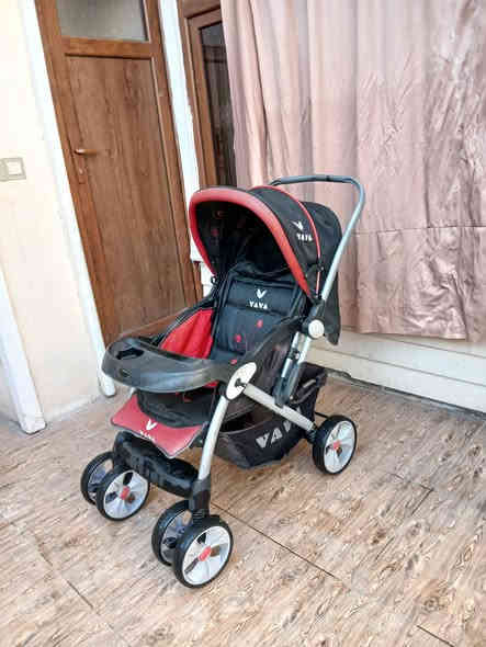 عارەبانەی مناڵ ئەوروپی  مارکە VAVAحەجم گەورە و تایەگەورە ،دەسکەکەی یەتەپێشەوە ڕوت لەمناڵەکەت بێت ، پاڵ ئەخرێ بۆ خەوتن لەتازەلەدایک بوەوەبۆی ئەبێ تا 50 کیلۆ زیاتریش هەڵەگرێت ، قایشی بەستنەوەی چوارلای هەیە ،ژێرێکی گەورەی پێوەیە،بچوک ئەکرێتەوە بۆناوسەیارە ، تایەوئیشۆپ و شتی هەموی مەزبوتە خاوەنەکەی 140  پێداوە سعری ئێستای گونجاوە و قفڵی 55 هەزارە  
سلێمانی ، گەیاندن هەیە*********** السليمانية
