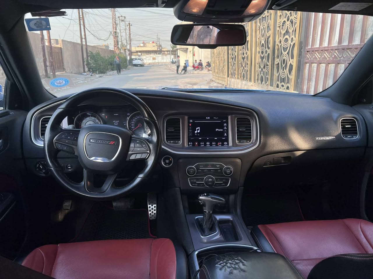 جارجر موديل 2019 جيتي لون مميز خليجي كفالة عامة ماشية ٧٢ الف فقط سيارة كلش حلوة ونظيفة وفول مواصفات فتحة وباقي المواصفات المعروفة السيارة مال بيت وجناي ورقم بغداد تحويل مباشر السعر 288 وبي مجال مكاني بغداد العبيدي ***********
