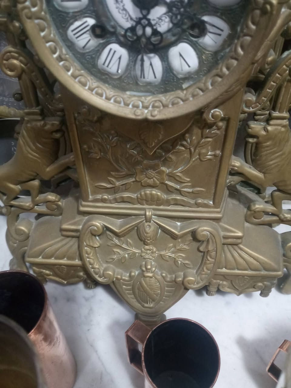 قطعة فنية من البرونز ساعة انجليزية انتيك نادرة جدا 
قلنا اذا شفت وحدة ختها من قبل


**إذا كنت صاحب هذا الإعلان وتريد حذفه لأي سبب، رجاءا أرسل رسالة إلى الدعم الفني**