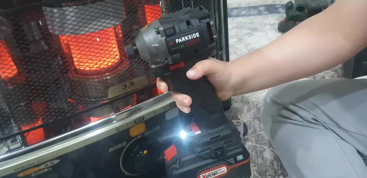 للبيع بدون ملحقات


**إذا كنت صاحب هذا الإعلان وتريد حذفه لأي سبب، رجاءا أرسل رسالة إلى الدعم الفني**