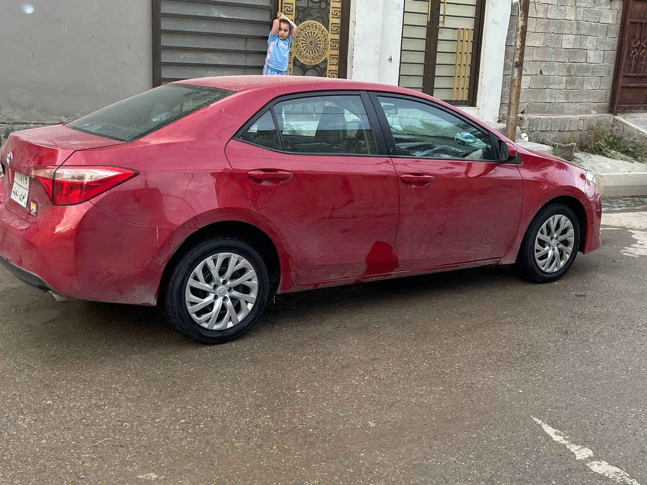 كورلا موديل 2017 وارد أمريكا مواصفات LE حادث بس بنيد فقط بدون دواخل صور الحادث مرفقه بالمنشور مع سونار رقم أربيل دولي سنويه وهزه جديده حجر رادار كله موجود سياره جديده اي نقص مابيه سعره 127$ وبيه مجال للاتصال ***********
