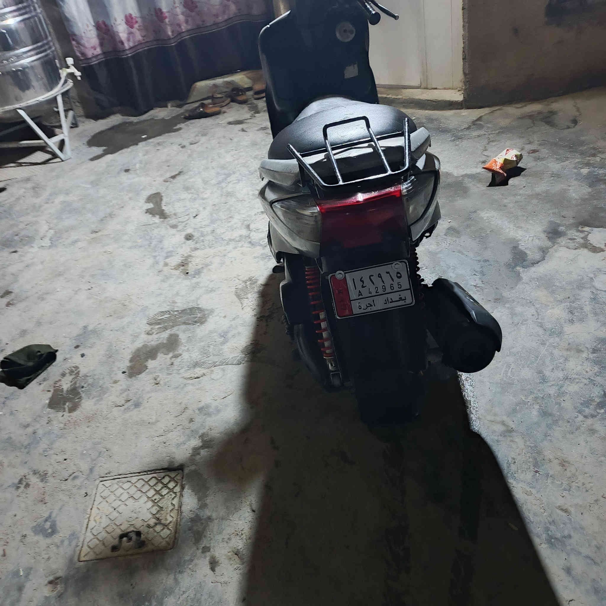 سلام عليكم دراجه للبيع سكنس نثيه كفراته  كلهة ختم واحد مكينه جديده كهربائيات كلهة شغاله ما نقصهة اي شي***********
