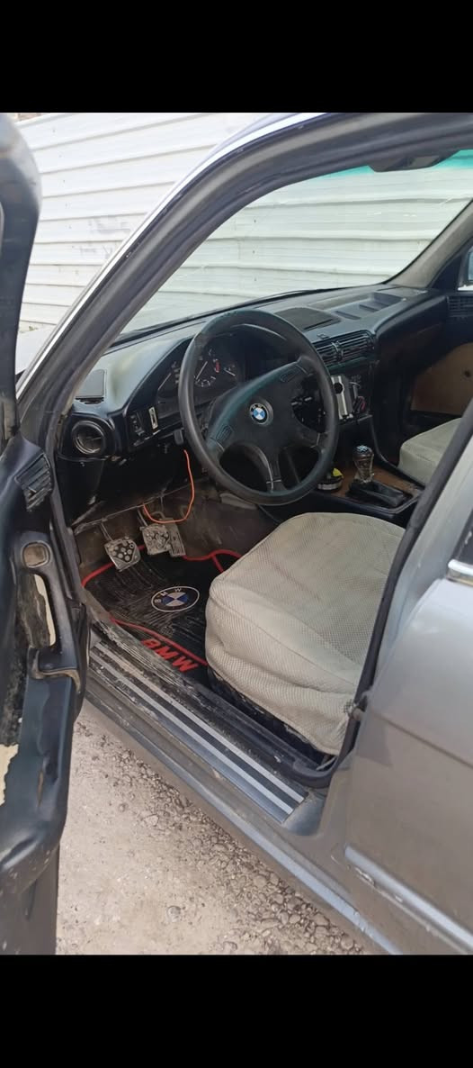 سلام عليكم 
سياره بي أم موديل  1991كير ومحرك مكفول 
سياره مصبوغه عام كير عادي تخم تاير جديد 
رقم ديالى مشروع وطني
 ا***********
***********
