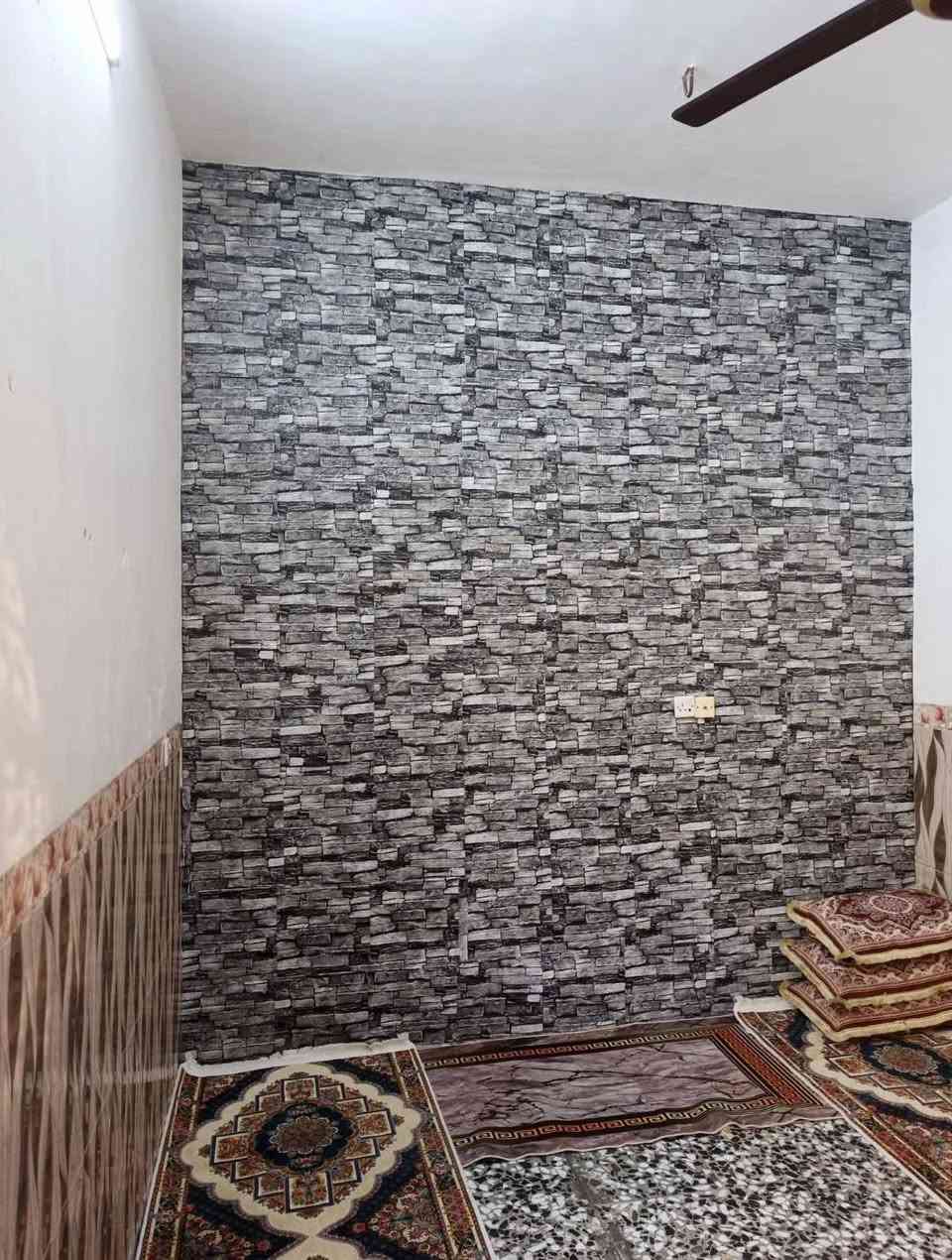 بيت للبيع طابقين
مساحة ١٠٠ متر ٥*٢٠
صب مسلح كامل كاشي سيراميك
بس الطابق الثاني نقص كاشي 
يحتوي على 
الطابق الاول
كراج + صحيات خارجية
استقبال + مطبخ + صالة
+ صحيات وحمام داخلي 
+ منور + غرفة نوم
الطابق الثاني
غرفتين كبار + بلكونه + حمام + صالة
الطابق الثالث يحتوي على بيتونه وسطح
البيت نظيف كلش وبنيانه كلش حلو وخريطته حلوه
موقع حلو وسعرة  ٤٥ وبي مجال
خدمات مي كهرباء مجاري انترنت تبليط جاي يشتغلون بالفروع
العنوان بغداد - نهاية حي اور -سبع قصور - شارع ابو احمد 
للاستفسار اكثر : ***********
