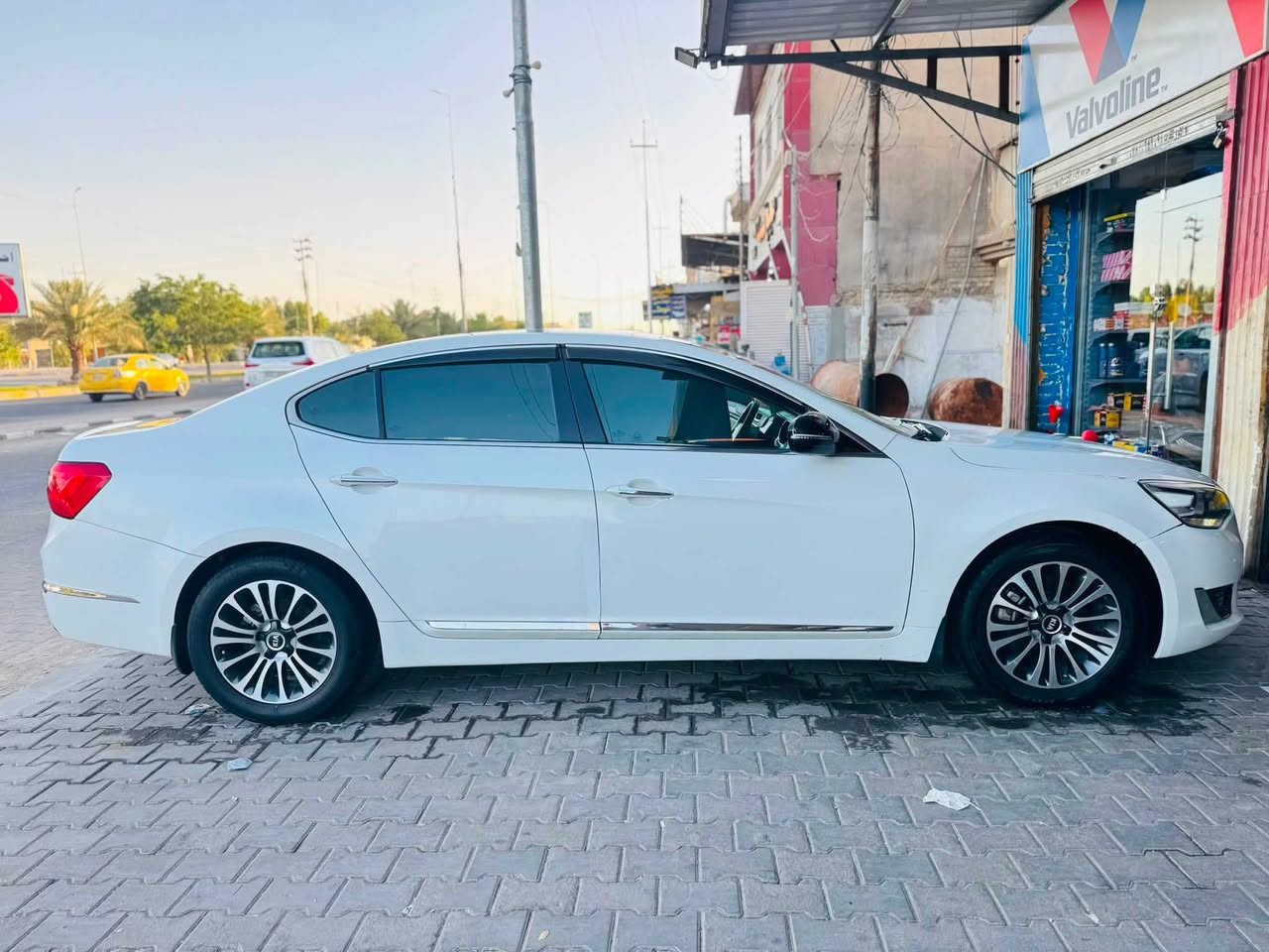 سـًّـلام عـَلـِيّكُـم
كادنزا خليجي مديل 15 رقم بغداد بسمي 
بيها جاملغ امامي صبغ فقط  بدون حادث سياره 
ماشيه 165 كيلو  محرك كفاله  جديد
مواصفات فول  vip 
مكانها النجف  / الاستفسار  ***********

