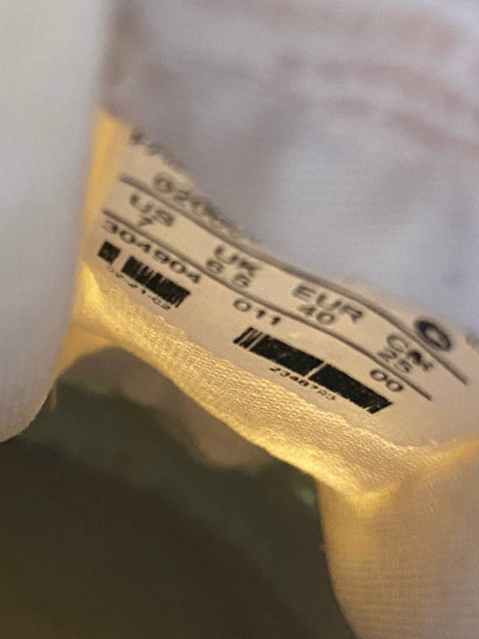adidas DASS-LER
الحاله: نضيف جداً 
القياس:40
السعر:15


**إذا كنت صاحب هذا الإعلان وتريد حذفه لأي سبب، رجاءا أرسل رسالة إلى الدعم الفني**