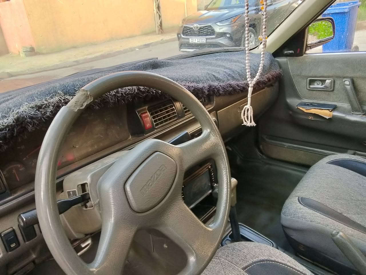 للبيع مازده 626موديل 92 
رقم انكليزي كير اوتوماتيك 
كابون بانزين بيها شرط التحويل 
***********
