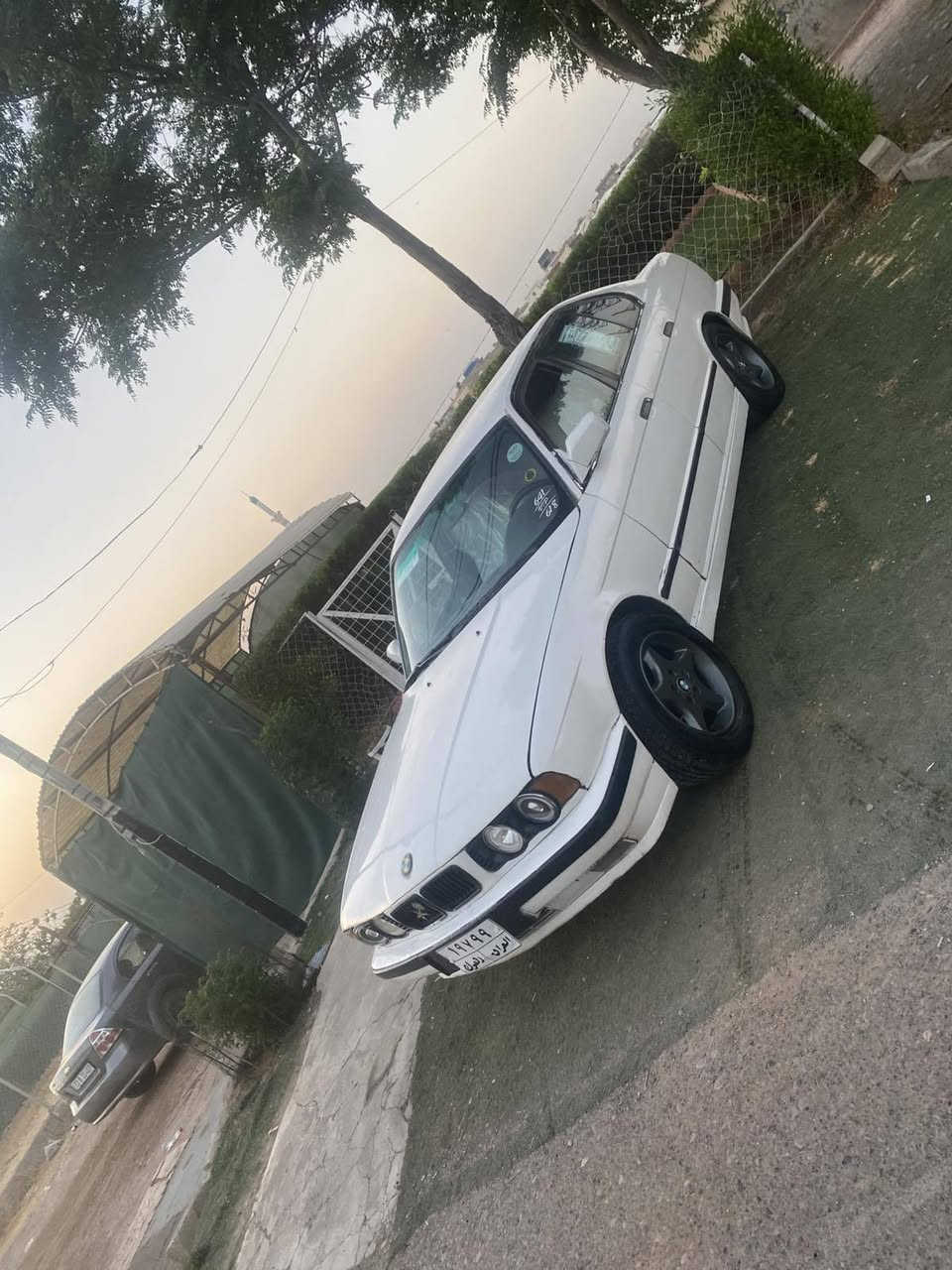 بۆ فرۆشتن بی ئێم BMW520 مۆدیل 1993
ئەوەلیاتە سەیارەکە
💸😱💸نرخ 27وەرەقەوکەمێک مەجال😱
رقم دەهوک
گێر حادیی و گێرومەکینەی بەشەرتە
سەیارەکە زۆر جوان و خاوێنە
ژمارەی خاوەنەکەی ***********
***********
شوێن هەولێر 
بۆ زانیاری زیاتر پەیوەندی بکەن أربيل, العراق
