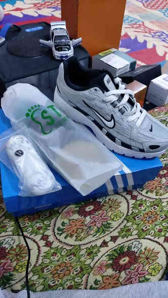 حذاء   نايك   اصلي  مال  dhl  اني  ضايف  دبان هديه  وقيطان   اوربيات  السعر  35 الف   بس  الحجم  40 
الحجز   عل  واتس   اب   موجود***********
التوصيل  5جميع  المحافضات
