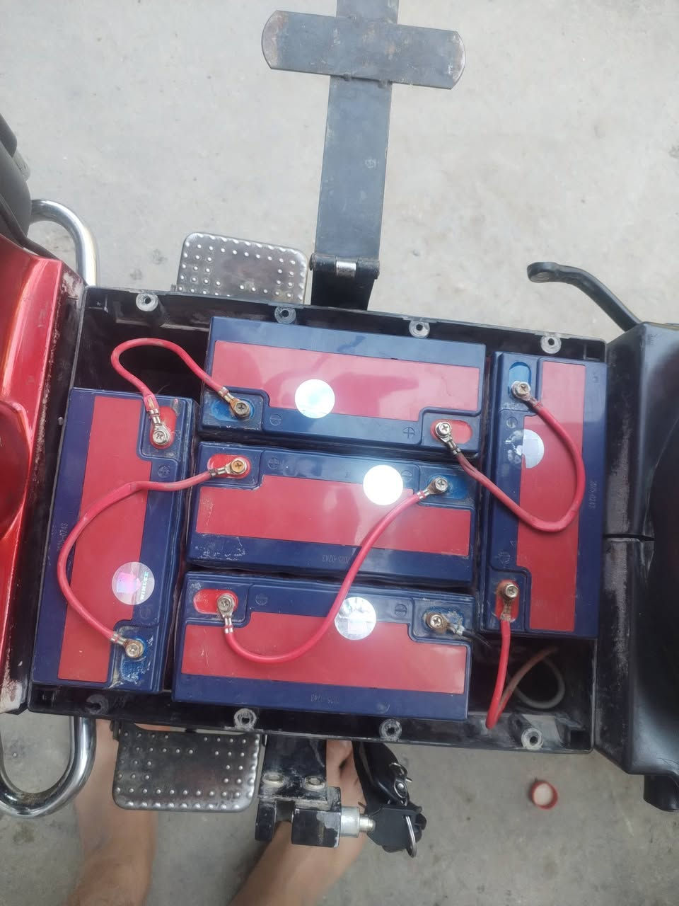 السلام عليكم للبيع ماطور شحن بطاريات بيهن نفخ قليله كلش موديل 24 نضيف حيل كله شغال السعر 325الف للأتصال ***********
