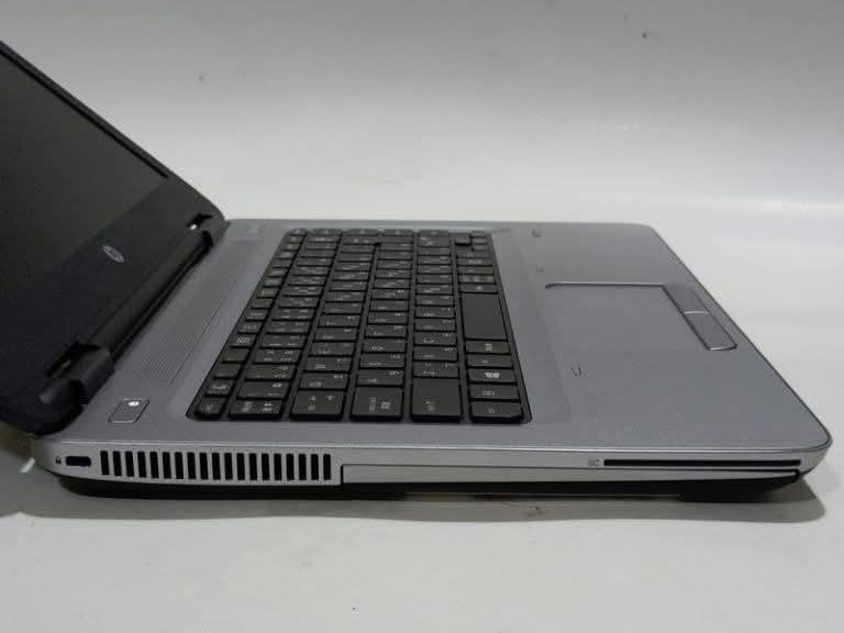 🔥 عرض مميز لابتوب عملي وبسعر مناسب 🔥
💻 HP ProBook 640 G2
جهاز قوي للشغل والدراسة والاستخدام اليومي
✅ المواصفات:
المعالج: Intel Core i5 (جيل سادس)
الرام: 8GB DDR4
الهارد: 256GB SSD سريع
الشاشة: 14 إنج HD / FHD
كرت الشاشة: Intel HD Graphics 520
نظام: Windows 10 جاهز
كاميرا + واي فاي + بلوتوث
بطارية جيدة
📌 يدعم ترقية الرام لحد 16GB ويحتوي على منافذ متعددة مثل USB وHDMI وVGA �
بي إتش فوتو فيديو +١
💼 مناسب:
طلاب – موظفين – تصفح – برامج مكتبية – شغل يومي
✨ جهاز نظيف ومرتب وجاهز للاستخدام


**إذا كنت صاحب هذا الإعلان وتريد حذفه لأي سبب، رجاءا أرسل رسالة إلى الدعم الفني**