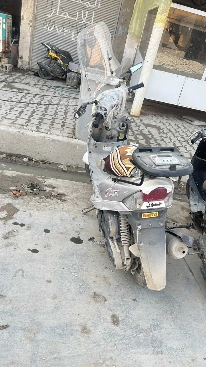 السلام عليكم ورحمة الله
حبايب ماكس منغولي تبجيلها على غسله بس طالعه من المعرض صارله 4 اشهر

كفاله عامة شرط 

نكره سلف 

برغي ممبدل بيها

دهن موتول 

سعر 850 و بي مجال  

***********
