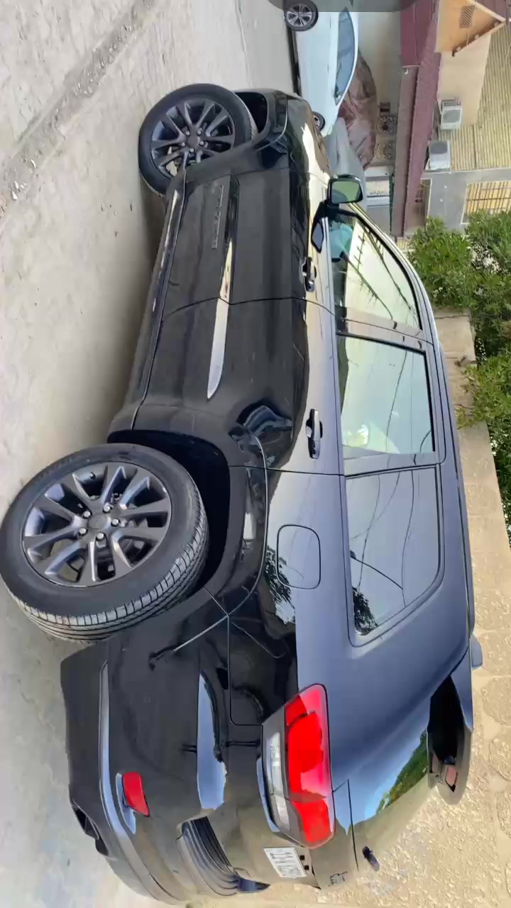 للبيع | جيب Sموديل 2018 وارد امريكي  – 

السيارة بحالة ممتازة ونظيفة جداً 

▪️ المواصفات: فول فول

▪️ المحرك: 3.6 / 6 سلندر

▪️ رقم بغداد انكليزي 

▪️ الموقع: بغداد. المنصور او الشعب 

المواصفات:

 • سقف بانوراما + فتحة

 • كشنات جلد أسود 

 • كهرباء + تدفئة+ تبريد 

 • خزن 3 وضعيات

 • ستيرن كهرباء + تدفئة

 • نظام النقطة العمياء

 نضام  • اوتو بارك 

 • نظام خاص للطرق الوعرة

 • تشغيل عن بُعد

 • نظام تشغيل وإطفاء المحرك الأوتوماتيكي للتوفير (Auto Start System)

 • مرايا كهرباء متحسسة للضوء العالي

 • بخاخات تنظيف اللايتات الأمامية

 • لايتات أمامي زينون وخلفي LED

 • حساسات أمامية وخلفية

 • ويل 20 إنج بلادي سبورت

 • تايرات جديد جداً 

حاله السياره جاملغ ايسر فقط بدون ايرباك السياره بدون لغد بدون دواخل 

💰 السعر  245  اوبيه مجال بسيط

📞 للاستفسار: ***********
