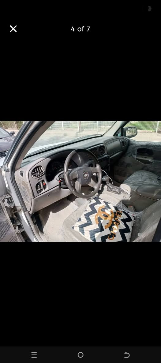 فرۆشتنی خیرا بلایزەر مۆدیل ٢٠٠٤ ئۆتۆمتیک گیڕو مەکینە بە شەرت کارەبایو تەقەو رەقە بە شەرت رەقەم جنوبە ئاڕمیکی ڵەگەڵە بەس بە شەرتی موسو براوەو مالی کەس نەبی هیچی تر سعری ٣٢ گەڵاو معامەلەیەکی کەم *********** ناو نیشان سلیمانی السليمانية, العراق
