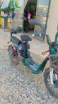 الدراجه شحن البيع نضيفه كلش بطاريات جديد مابيه أي شي كله شغاله الشاير ...