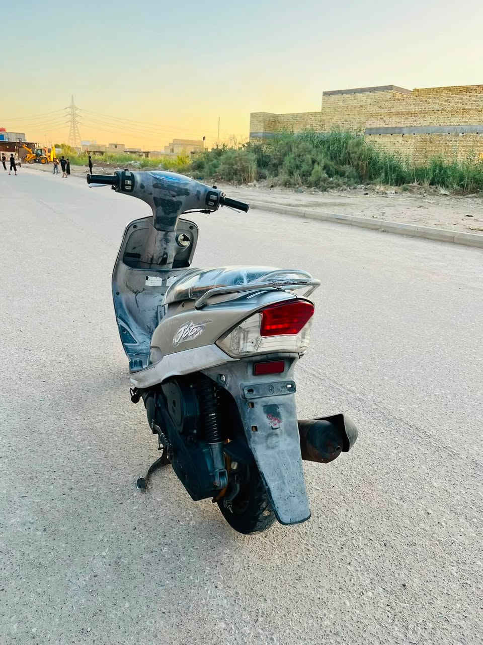 سلام وعليكم دراجه لبيع ما مفتوحه برقي بيه شرط اختم واحد شغاله من من طول لطول سلف هندي دراجه حاويه بمعنى الكلمه كامله سعره 650 وبيه مجال قليل وشراي بي خير ويدلل مكاني ناصريه مركز رقمي ***********
