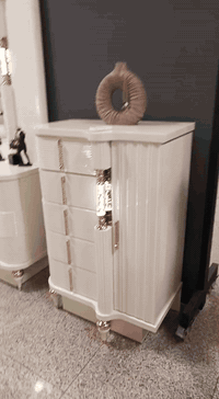 غرفه نوم قبل شهرين اخذته لبيع سعره 2000 فقل الستفسار 07726880551