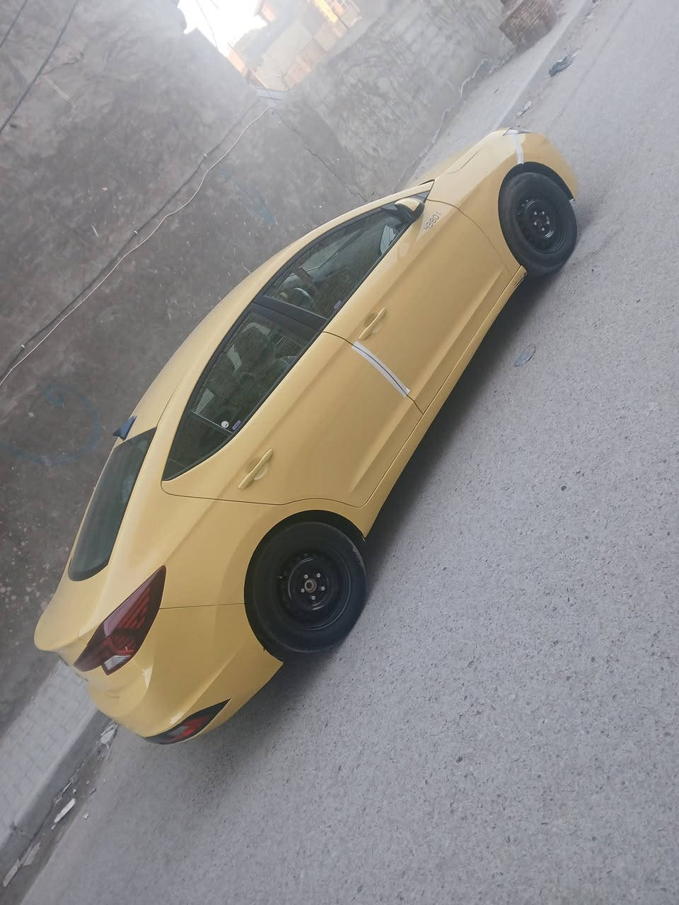 النترا ٢٠٢٠ امريكي حادثه جاملغ وبنيد فقط والباقي ليبل واحد مكينه ٢٠٠٠دوش كير اي تي ام المرغوب  تبريد ثلج منضومة غاز ⛽️ الحجم الكبير  تخم تاير جديد صدر خلفي امامي  جاهزه السعر ١٢٥ وبيه بسيط الشراي يتصل 
***********
