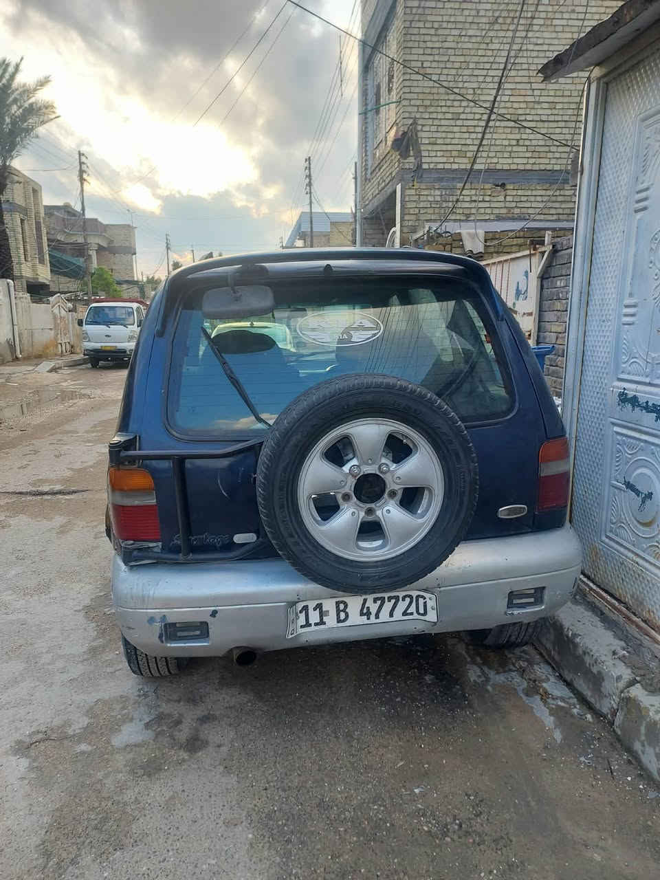 السلام عليكم سبورتج 1994 للبيع سياره نضيفه كير محرك بلاد السياره بئسمي تحويل مباشر تخم تاير جديد كهربائيات شغاله مابيها اي نقص 
السعر 37 بيها مجال بسيط /عنواني بغداد الرئاسه مال عبيدي/ للستفسار /***********
