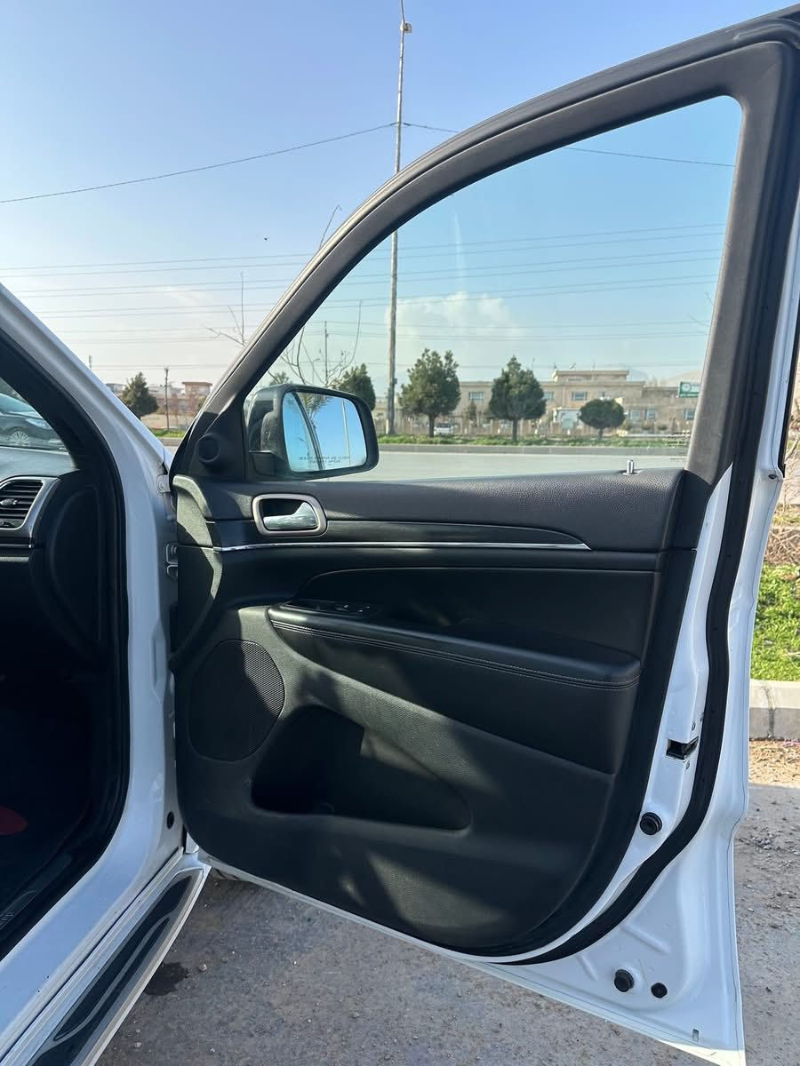 سه‌ره‌تا به‌ناوه‌ی خوا2015
جێپ گراند  چیرۆكی 
مواسه‌فات لمتدد عیدمیلاد
شاشه‌ ئه‌لیكترۆنی  به‌سمه‌ شاشه‌
4مۆد هه‌یه‌ 
كوشن خه‌زن سوكان.ئیته‌رو 4كوشن ئیته‌ر سارد گه‌رم
جلدو كاره‌ بای فولیوم
بۆ زانیاری زیاتر  ژ.م خاوه‌نی***********-***********
سه‌یاره‌كه‌ زۆر جوانو بێ مه‌سروفه‌ مه‌كینه‌و كاره‌بای به‌شه‌رت مه‌كینه‌ی نه‌كراوه‌یه‌ 
بۆیاغو سارد له‌ رسم دیاری كراوه
