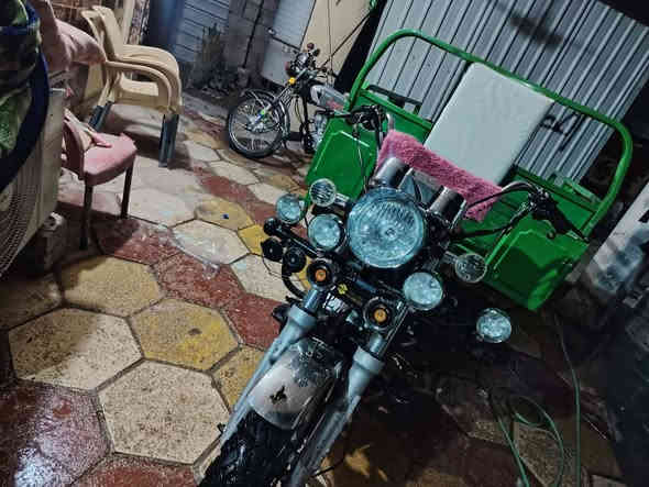 سلام عليكم  مرخصت لادمن المحترم عندي ستوته للبيع مديل 21  كهربائيات كله شغاله مكينه برغي ممفتوح بيه مالته لابلاديه مكفوله كفاله عامه السعر1850 وبيه مجال قليل مكاني حله المحاويل قرب سيطره لاثار  ***********
