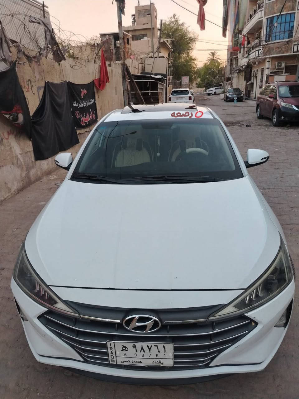 سلام عليكم الانتراء موديل ١٩ خليجيه
فول مواصفات
بصمه ابواب وتشغيل
جنطه اوتماتيك تفتح عند الاقتراب 
فتحه سقف
تبريد قطعتين
شاشه بلاديه +كامره
حساسات خلفيه
تحكم ستيرن جهتين
مواصفات الفول معروفه
مكينه ٢٠٠٠ دوش بلاديه 
كير اي تي بلادي
ماشيه ١٠٨
سنويه ٢٠٣٠
تخم تاير جديد
صدر جديد
كامله مكمله ع اخر حبايه
سياره بلاديه كلهه مملعوب بيهه ابد
فقط الباب الخلف الصدر صبغ ماشر عليه
كلشي موضح ب صور 
مكانهه بغداد رقم الهاتف
السعر ١٤٣
***********
