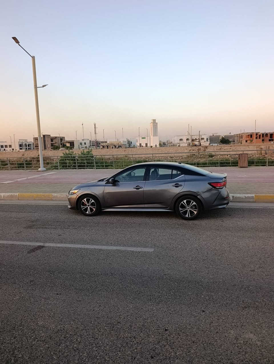 نيسان سنترا SR موديل 2023 فول مواصفات القماره اسود بلادي وفتحه معروفه مواصفات ال SR رادارات امامي خلفي كامرات محيطيه تحكمات ستيرن السياره مداريه مال بيت مدوشمه جاهزه من كلشي حادثه البنيد مبدل وشبر بالجاملغ الي من جهت السايق وشبر بالصندوق وبيه ملاحضات بسيطه بعد
السعر 135  وبيه مجال لشراي

مكاني الانبار الرمادي
رقم ***********
