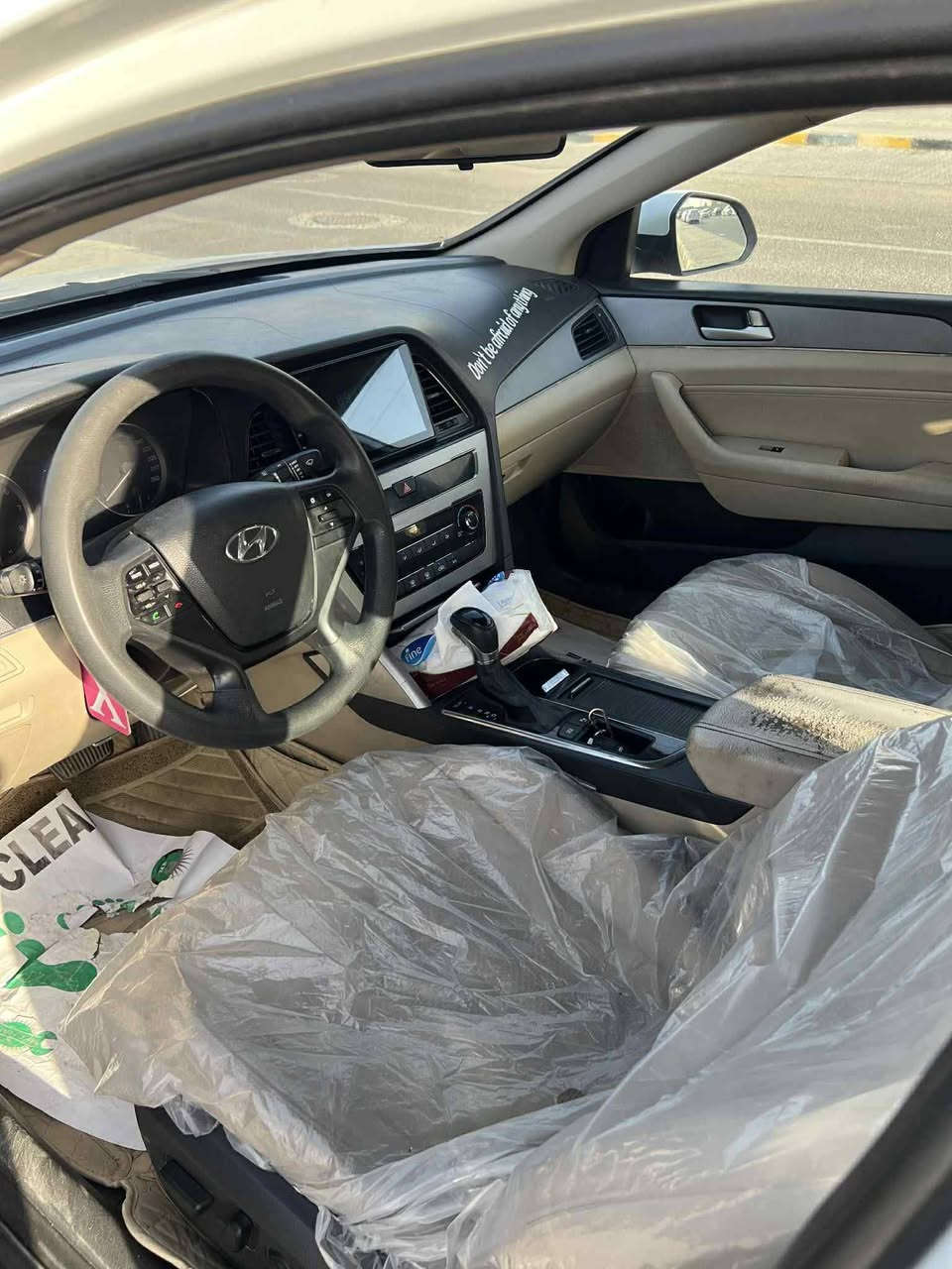 سوناته 2017 خليجي بيه قطعتين اثر هاذه دور لجاملغ ويا لباب ملاون 2400 حداديه جديده وكير ومكينه عليه غرامه بلنجف 500 
قفل 133 مكانه نجف  ***********
