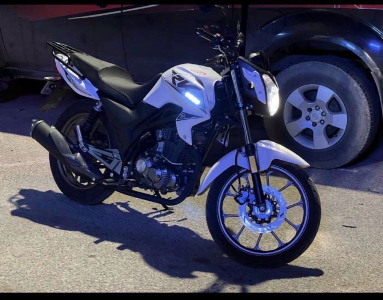 ار كي 200cc مديل الدراجه 2024 ماشيه 8000 رقم اربيل وكاله بسمي نهايتها 2350وبيها مجال كفاله عامه