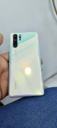 بي 30 برو ذاكرة 128 جهاز بدون عيب فقط مبدل ظهر سعرة 150 وبي مجال077071...