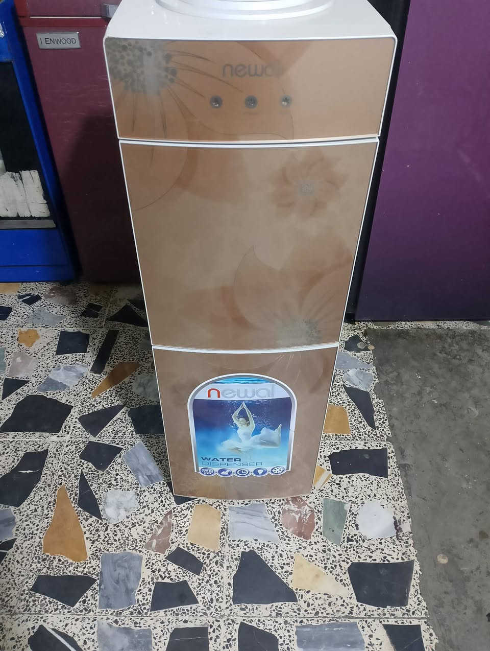 حار بارد ثلاجه يوجد خدمه توصيل 75
@إشارة


**إذا كنت صاحب هذا الإعلان وتريد حذفه لأي سبب، رجاءا أرسل رسالة إلى الدعم الفني**