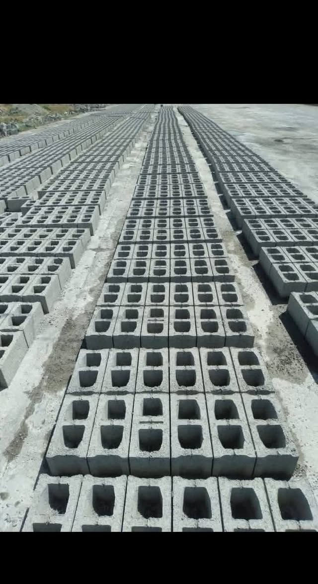 بلوك (قلاب) درجة اولى سعر (1000) بلوك ب 450 مطروح بالمعل توصيل كافة مناطق ديالى وبأسعار مناسبة التوصيل على هذا رقم ***********
