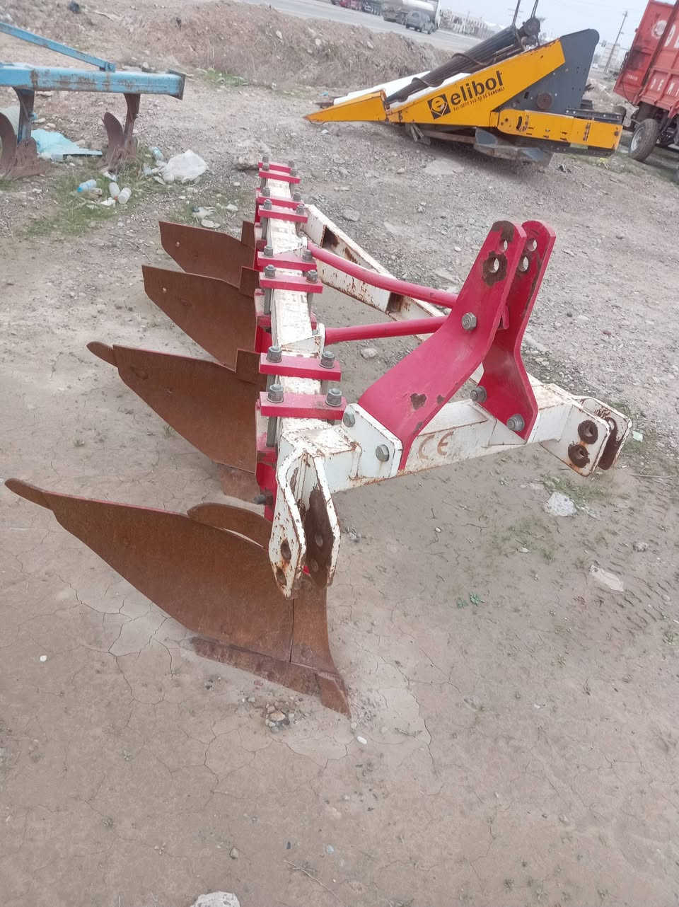 للبيع فدان ايراني الاصلي ٤سجه كسر لحيم مابي عنوان كركوك مفرق شوان *********** ***********
