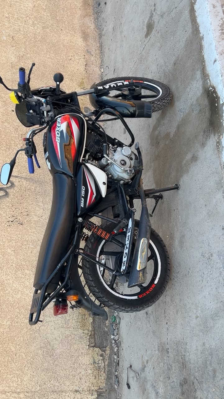 بوكسر للبيع مديل 21 كفاله عامه 
مابيهه اي نقص نكره سلف بأي وقت 
مكان ديالى كنعان شراي تعال خاص


**إذا كنت صاحب هذا الإعلان وتريد حذفه لأي سبب، رجاءا أرسل رسالة إلى الدعم الفني**