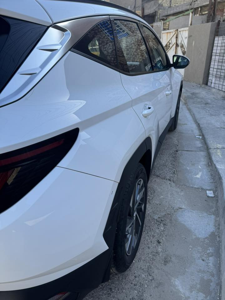 هاتف *********** عنوان بغداد حي عامل
توسان 2024 ماشي 21000 الف  سعر 200 وبيها مجال  رقم
