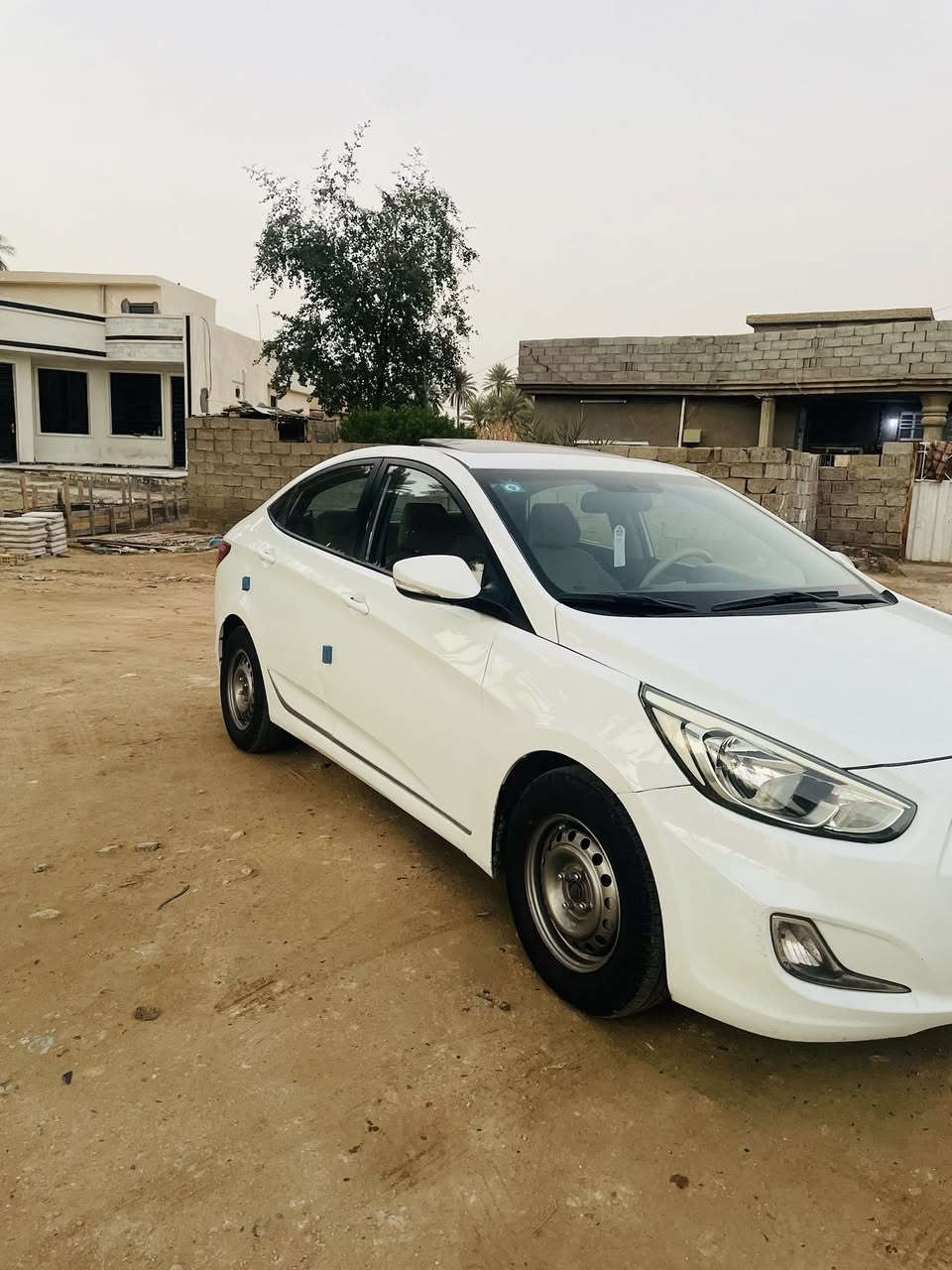 السلام عليكم أكسنت 2015خليجي مكفوله من كلشي مكينه 1600 فول مواصفات  مكينه كير حداديه خير من الله السعر 113وبيهه مجال بسيط مكان بغداد الدوره اي ستفسار ***********
