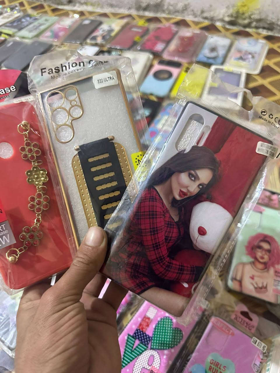 اسلام عليكم اخوان كفرات مال مبايلات نظاف مال تعزيلت محل  بيهن كلكسي ايفون الي يريدهن يراسلني خاص سعر 40الف ***********0
