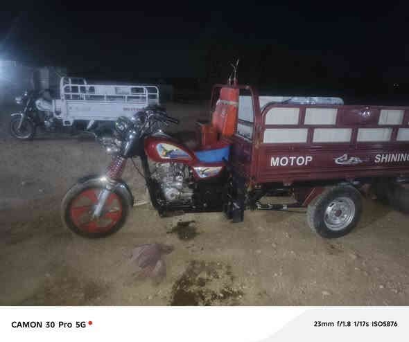 السلام عليكم ستوتات عدد ثلاثه الحمراء موديل2021محرك  2024  ما مفتوح سعرها مليون مليون بيها مجال من فيس بيها السوده موديل2018 شرط الشاص والمحرك سعر725 بيه مجال لطيبين  البيضه سعر مليون وبيها مجال***********عوسجه قربي جنوب الموصل كياره
