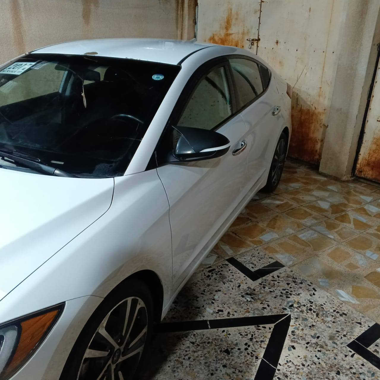 النترا موديل 2017 ضرر صندوق فقط بدون دواخل صبغ مكشط شوية ماشية 73 ويا كاربون بانزين السعر 115وبيها مجال
***********
