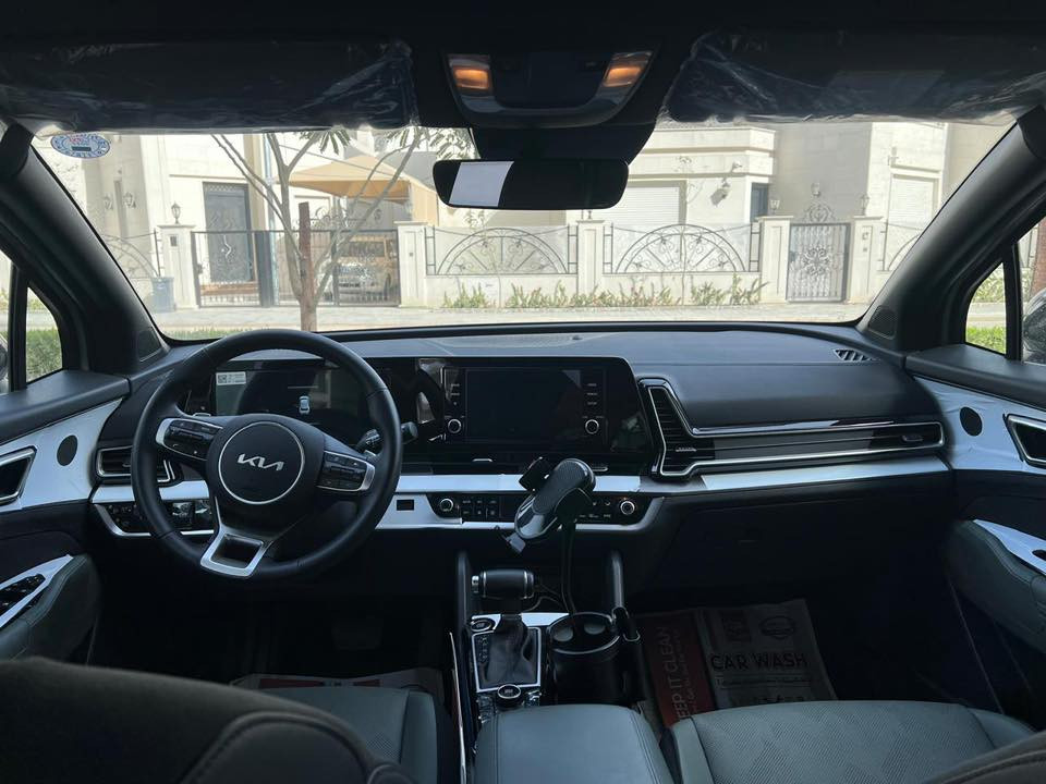 كيا سبورتج خليجي  بلاك ادشن فول بدون بانوراما 2025 رقم اربيل
:

داخل جلد اسود وزيتوني وباقي المواصفات بالصور واضحة 

كشنات تدفئة والامامية كهرباء مقعدين

السيارة موديل 2025 زيرو ماشية 2800 كيلو  فقط

السعر 245 ورقة 

مكان السيارة بغداد / حي الخضراء

بيها خدوش بسيطه بالدعامية موضحه بالصورة

للاتصال / ***********
