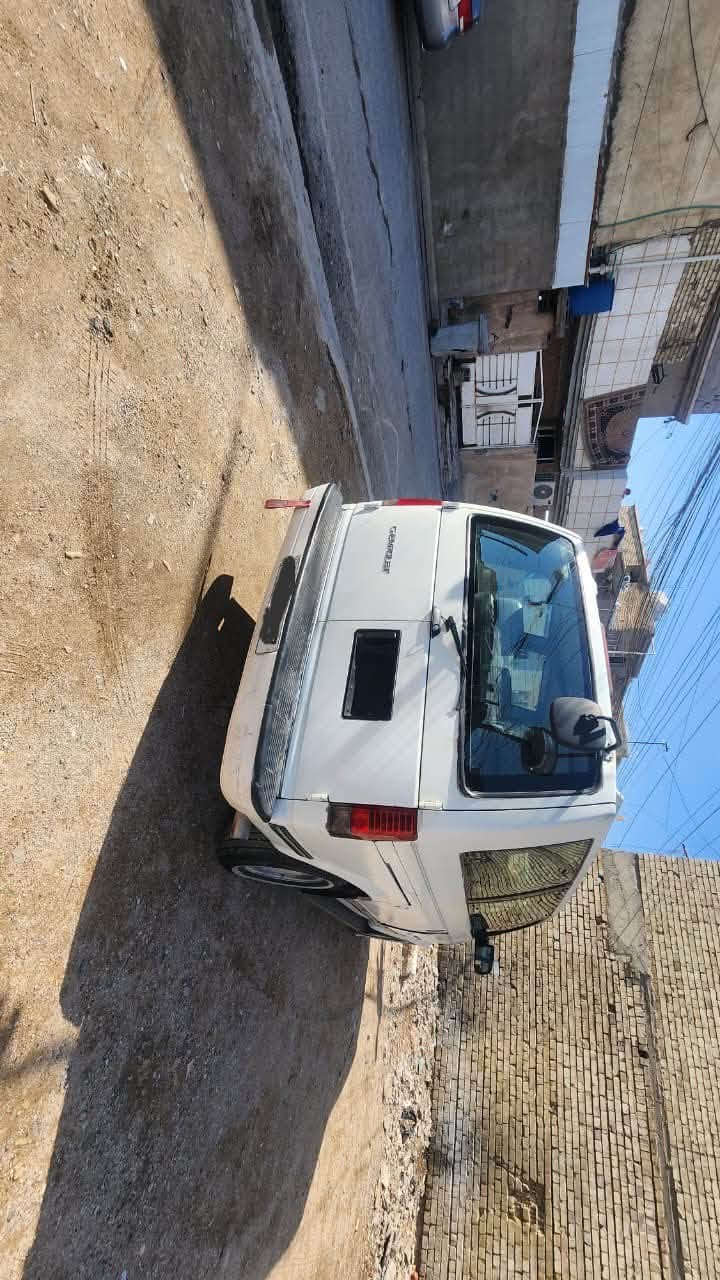 فان استرو موديل ٩٣ رقم ديالى مشروع وطني انكليزي باسمي تحويل ثاني يوم محرك كير نضيف صدر يرادلة ترتيب شوي تخم تاير جديد تانكي بلاستك جديد السيارة متعوب عليها نقصها بس تبريد السعر ٤٢ وبيها مجال حك الجيه *********** عنوان بغداد الزعفرانيه ***********
