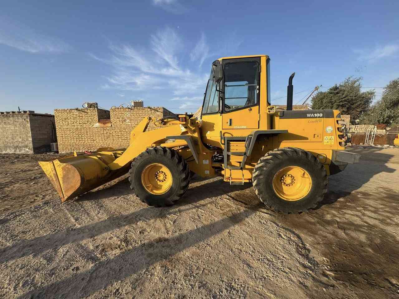 تحياتي للجميع 
شفل كوماتسو حجم 100 كفاله عامه دخول جديد امرقم نجف 
 تسجيل 2011 مكينه 4 گير ميكانيك  تخم تاير! الشفل كله مشروط على اخر حبايه ! المكان الديوانيه السعر 330 $
***********
***********
