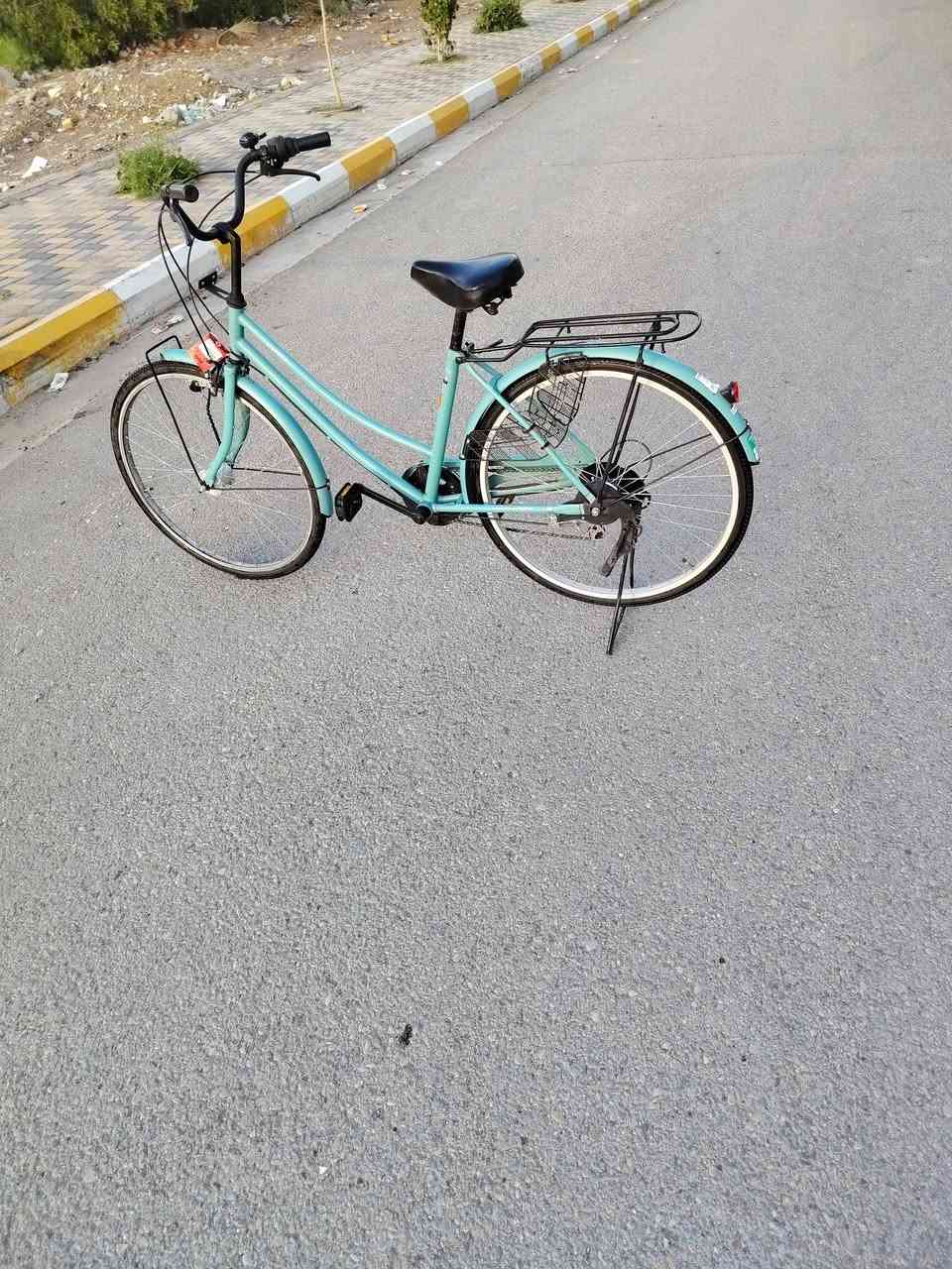 السلام عليكم بايسكل بناتي حجم ٢٦ گير وحساس حاويه باله موديل ٢٢ للبيع نضافه 100 /100 الشرايه يتصل عله رقم ***********8
